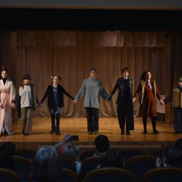 Спектакль «Жили-были собачки»