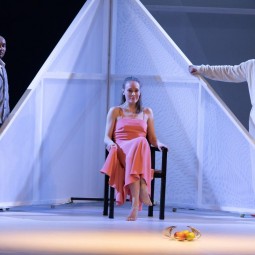 Спектакль «Загадочные вариации»