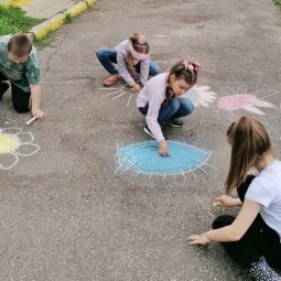 Рисунки на асфальте «Яблочный Спас»