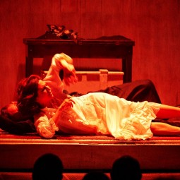 Трансляция спектакля «Три слова о любви»