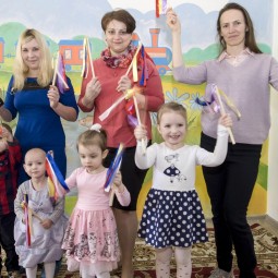Фрагмент урока «Пальчиковая гимнастика. Платочек для мамы»