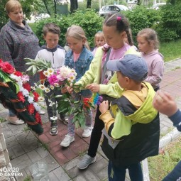 Информационный час «Подвиг ваш бессмертен»