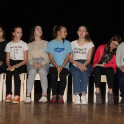 Мини-спектакль «Призадумалась я как-то...»