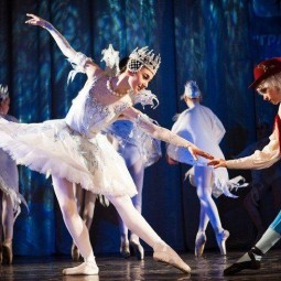 «И тает лёд, и расцветают розы»