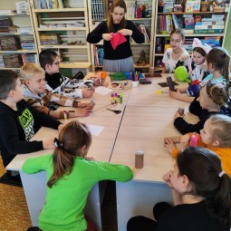 «Мама, папа, книга, я – это дружная семья!»