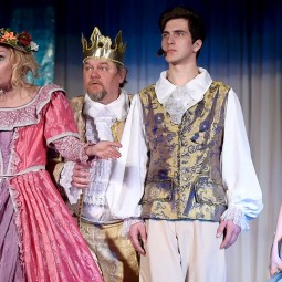 Спектакль «Хрустальные туфельки»