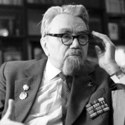 Выставка «Юбиляр месяца. Александр Петрович Казанцев»