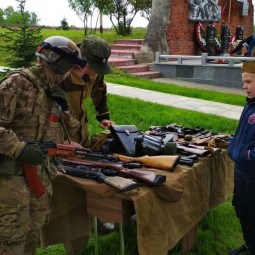 Выставка « От меча к автомату»