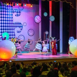 Показ записи спектакля «Сон Алисы в новогоднюю ночь»