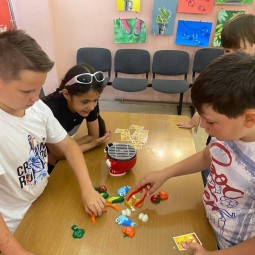 Час настольных игр «Играем вместе»