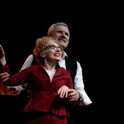 Лирическая комедия «Любовь на лестничной клетке»