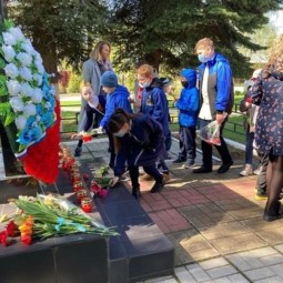 <<Грозно грянула война>>