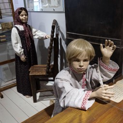 Экскурсия по Музею школы и детства