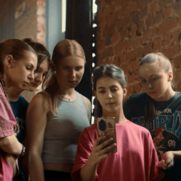 Показ фильма «Распаковка»