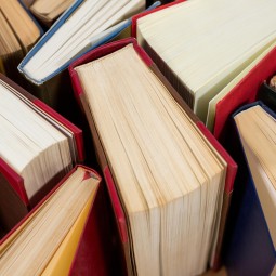 Книжная выставка «Листаем страницы осени»