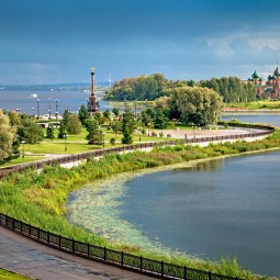Выставка «Огромный мир открыт и манит»