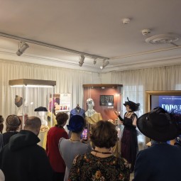«Горожанка. При полном параде»
