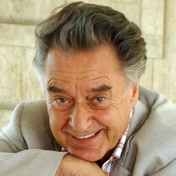 «Всё начинается с любви»