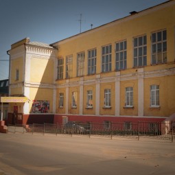 Камерный молодежный театр «Зазеркалье»