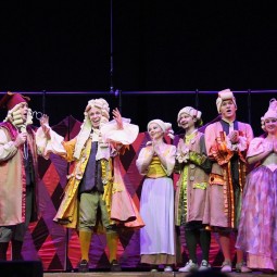 Спектакль «Слуга двух господ»