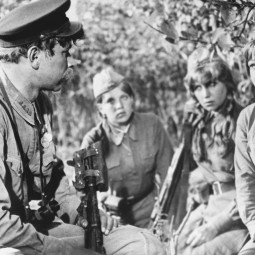 Показ записи оперы «Зори здесь тихие…»