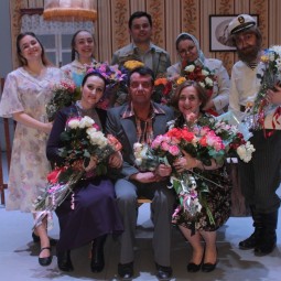 Спектакль «Любовь и голуби»