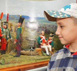 Выставка «Военная художественная игрушка»