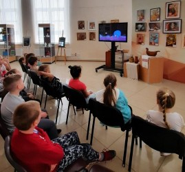 Программа «Двор, что город, изба, что терем»