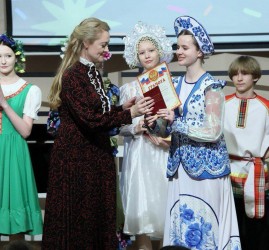 Торжественное вручение свидетельств выпускникам ЖДШИ № 1