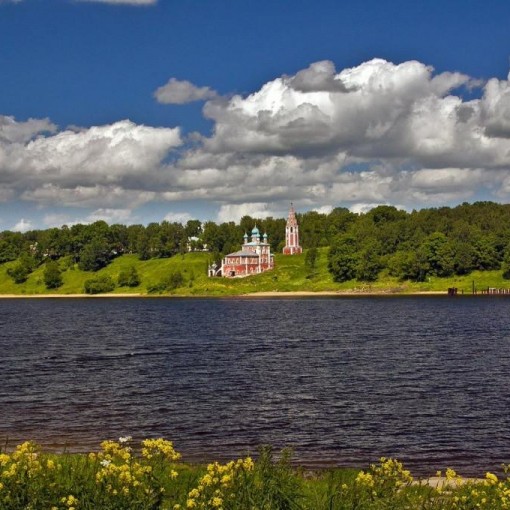 Вниз по матушке реке. Вниз по матушке реке. Вниз по волге реке волге матушке. Волга матушка река. Вниз по матушке по волге.