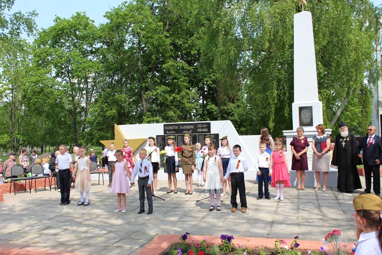 Поселка красная пойма. Красная Пойма Луховицы. Красная Пойма Московская область. Красная Пойма школа. Фото школы на красной пойме.